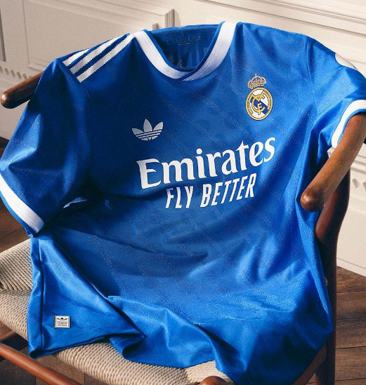 blauw Real Madrid derde shirt 2025-26
